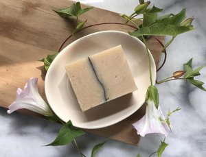 Lotus Noir Shampoo & Body Bar